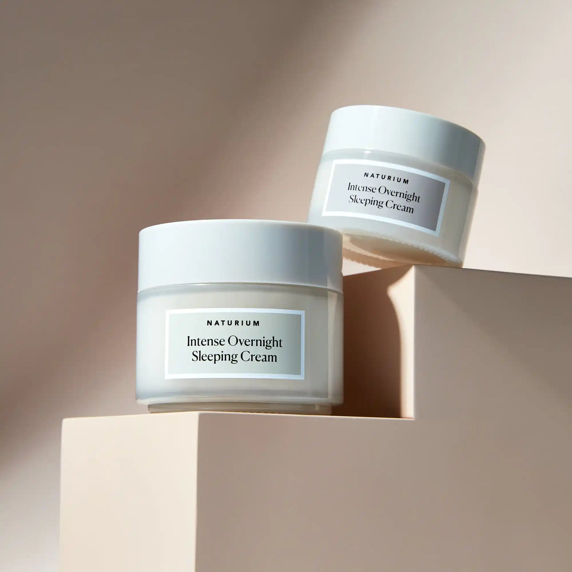 intense-overnight-sleeping-cream-jumbo-d1 11_18_2021_Naturium0552-crop.webp